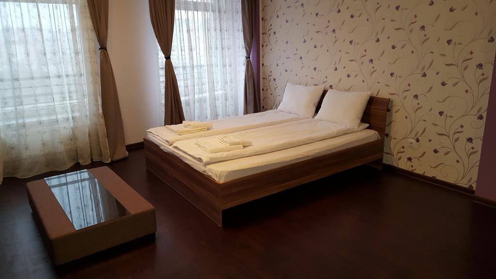 Sunlight Studio Apartment Oradea Luaran gambar