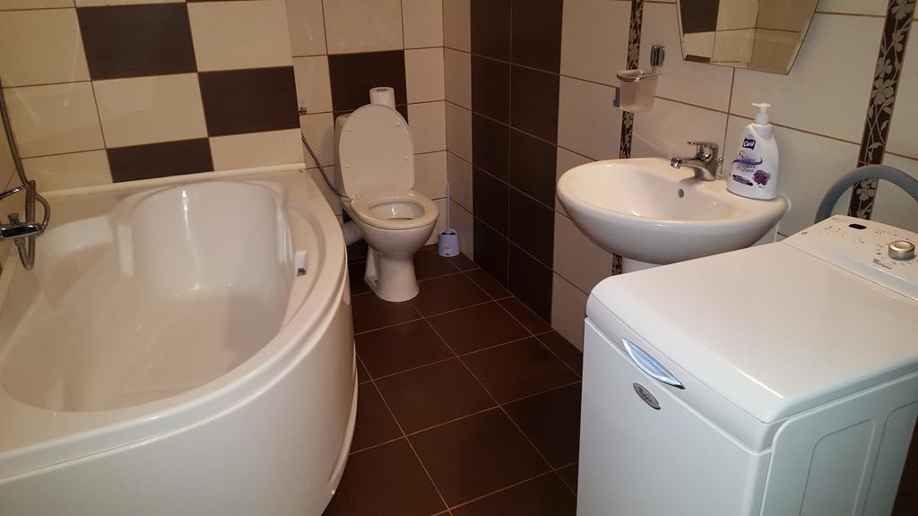 Sunlight Studio Apartment Oradea Luaran gambar